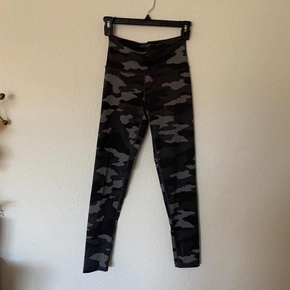 Aerie Grey Camo Leggings